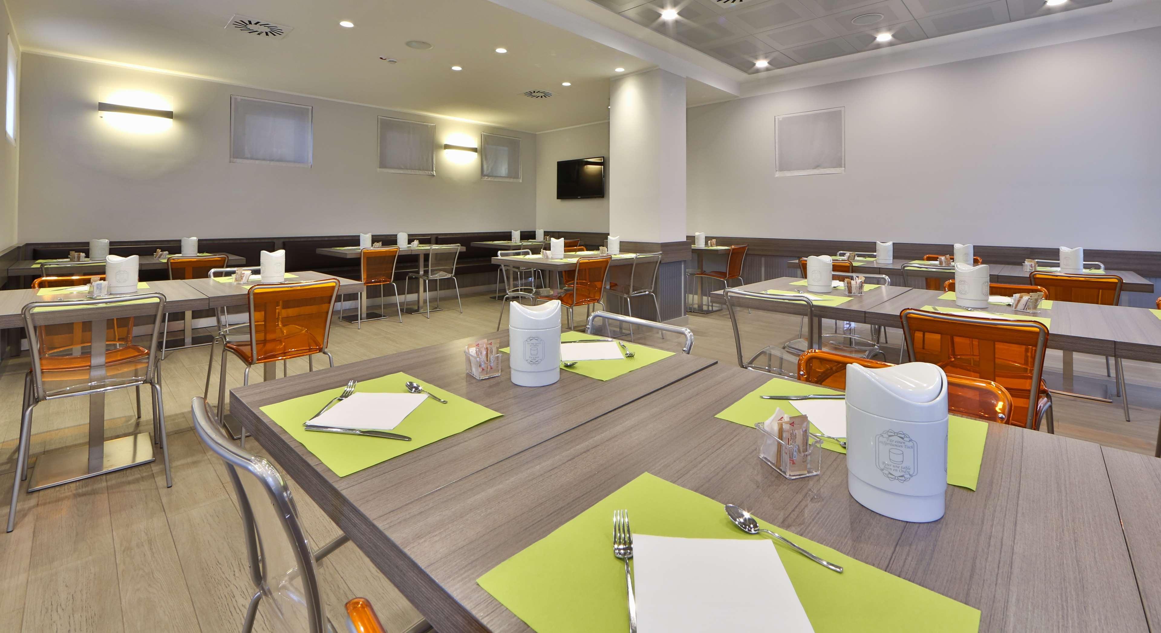 Western Borgolecco Hotel 4*
