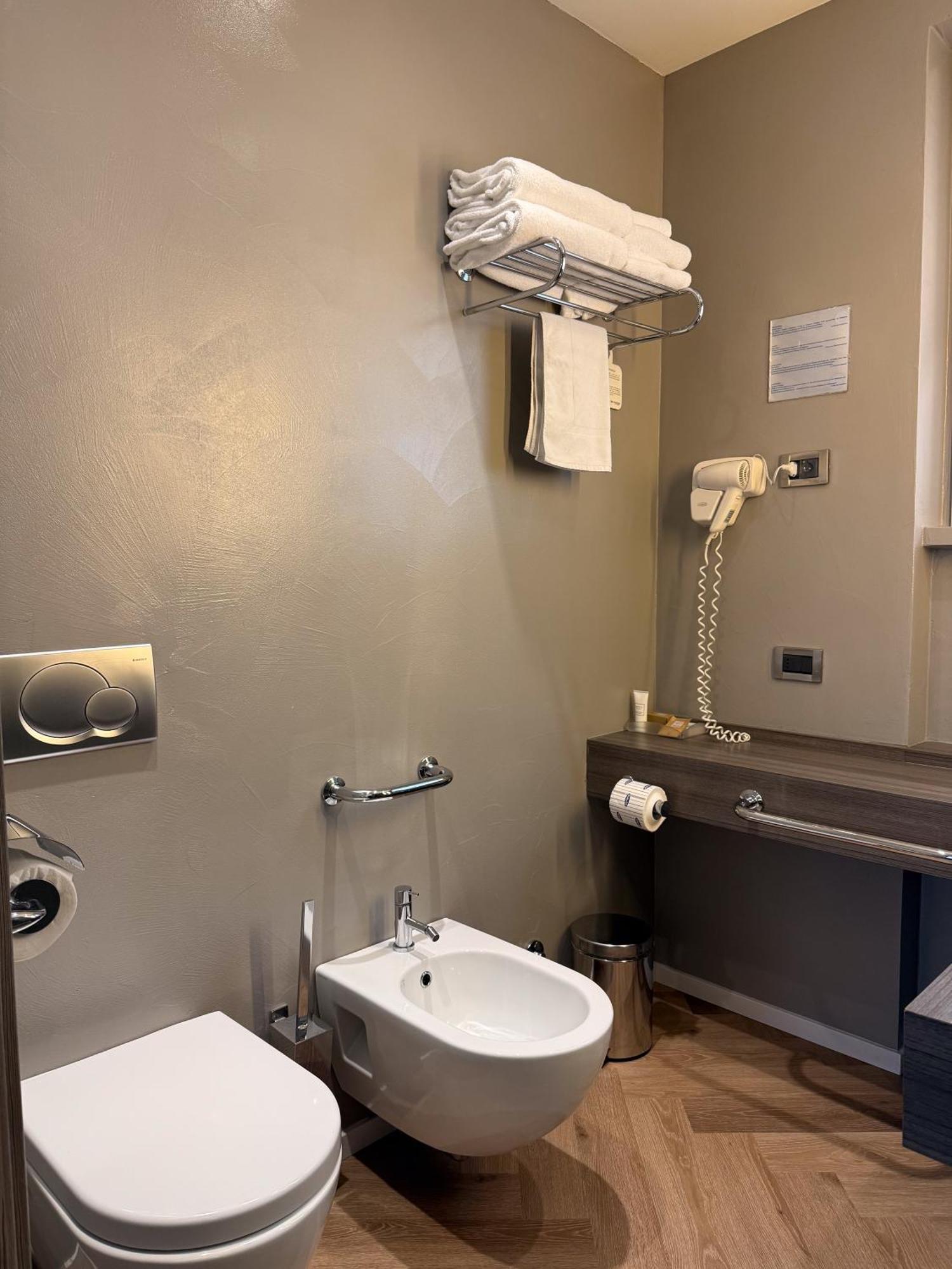 Western Borgolecco Hotel